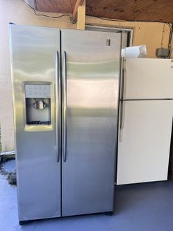 GE Counter Depth Side By Side Refrigerator DELIVERY AVAILABLE 🚚