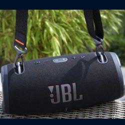 Jbl Speaker Xtreme 3 Bluetooth, Charger, Great Quality Sounds, No Issues, Working Great, Like New