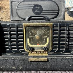 1946 Zenith Radio 
