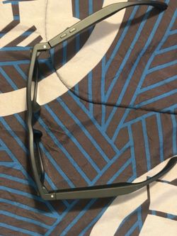 Metal glasses