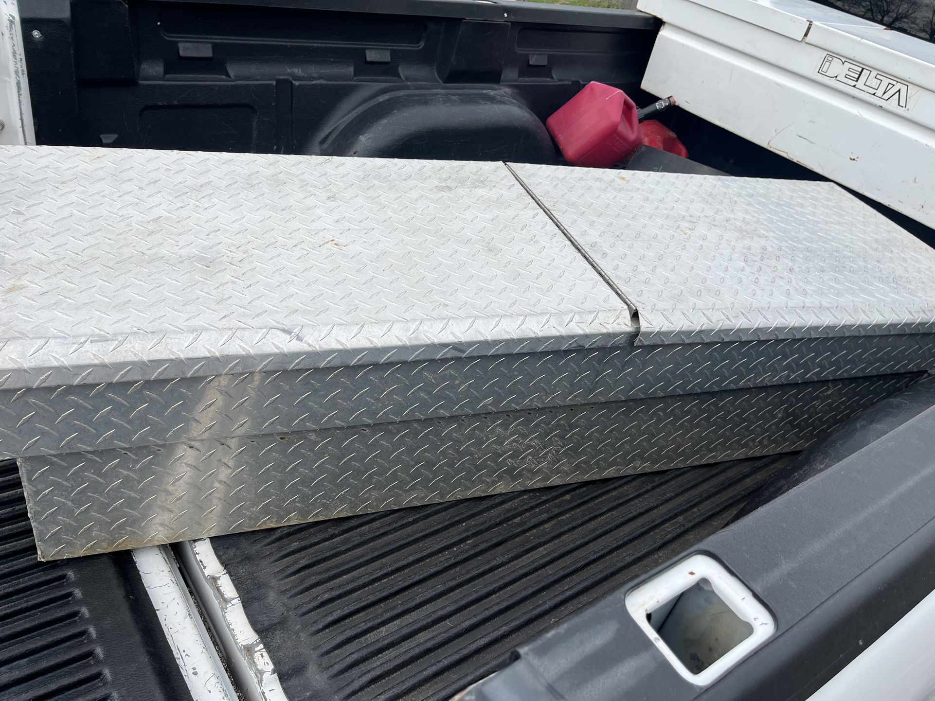 $100 Diamond Plate Toolbox