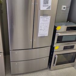 LG STAINLESS STEEL 4 DOOR FRENCH DOOR INTERNAL WATER AND ICE KU