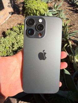 iPhone 15 Pro Max Unlocked