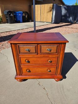 NEW CLASSIC HOME FURNISHINGS BRAND NIGHTSTAND ALL WOOD.
28L x 17W x 28H.