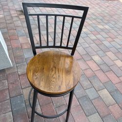 Bar Chair , Metal , Very Good Conditions 