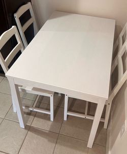 Table and chair set