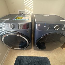 🔵 GE Smart Front Load Washer & Dryer – Sapphire Blue – Like New – Under Warranty