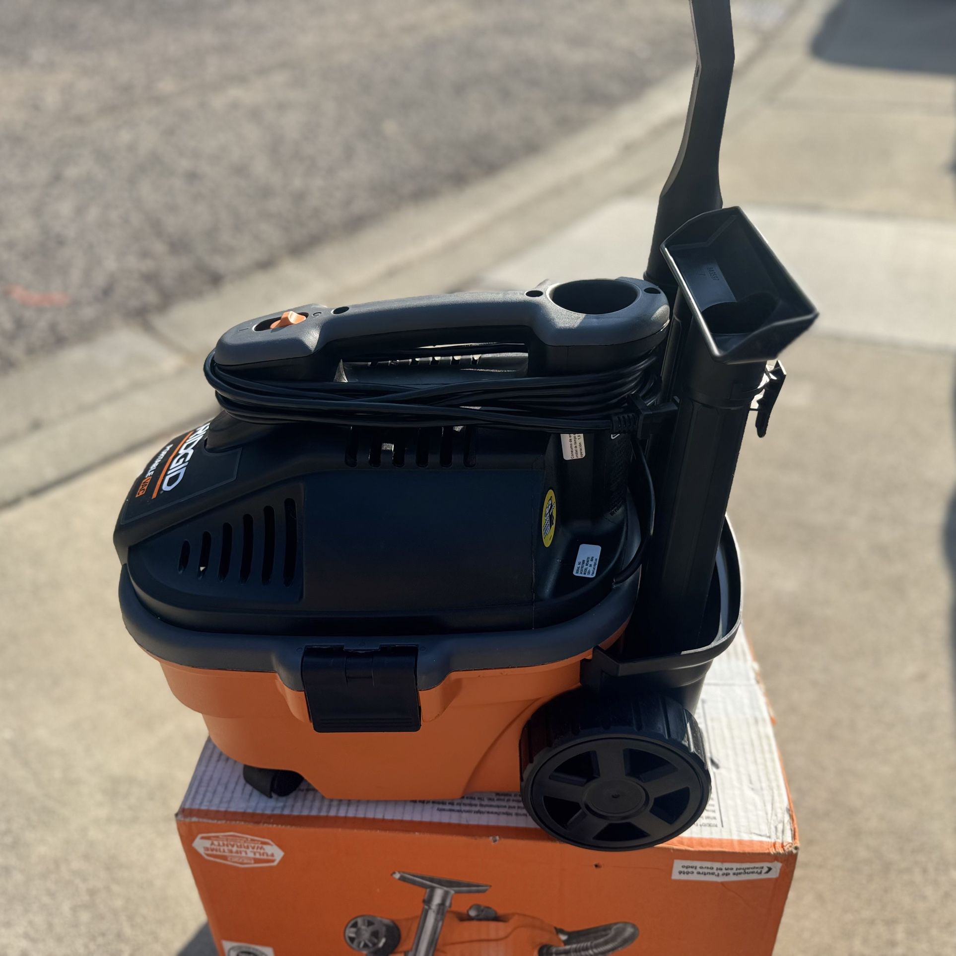 RIDGID 4 Gallon 5.0 Peak HP Portable Shop Vacuum Wet Dry Vac with Fine Dust Filter, Locking Hose and Accessory Attachments