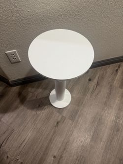 White Round Pedestal Side Table
