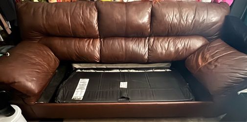 Leather pull out couch