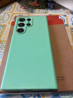 Mint Green Android Phone with 6.75in display 256GB storage 8GB Ram Snapdragon8 Gen4