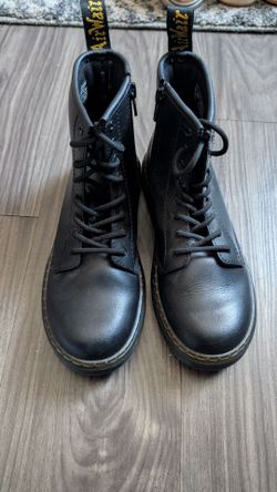 Kids Doc Marten AirWair Size 3
