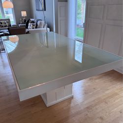 White lacquer dinner table for 10 chairs