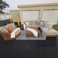 Sectional/couch/sofa, Brand:Ashely Furniture, Size: 114x90, Delivery available 