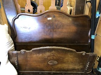 Bed twin walnut carved footboard headboard rails