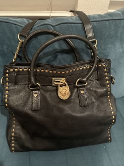 Beautiful authentic Michael Kors black leather Handbag / Satchel