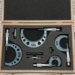 NEW Mitutoyo O.D. Micrometer (0”-4”) With Standards