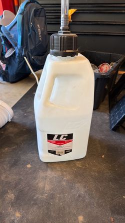 LC 5 Gallon Utility Jug with Pump