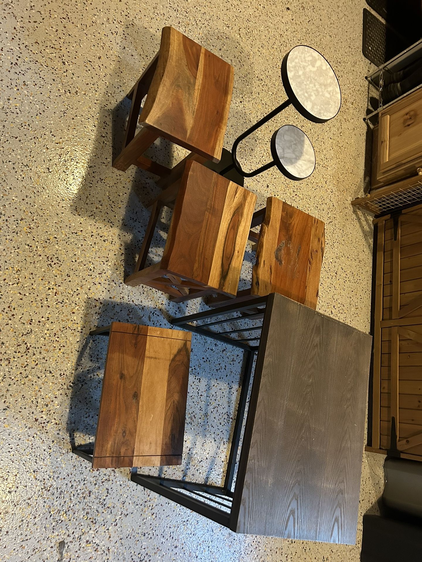 Assorted Stands/tables