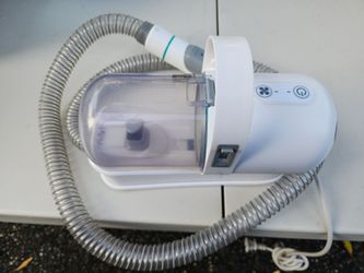 Pet grooming vacuum