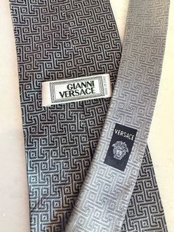Vintage Gianni Versace Silk Tie Gray Black Geometric Greek Key Medusa  Italy