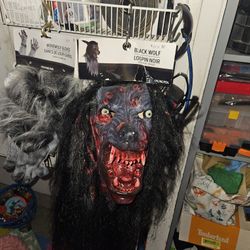 Werewolf Halloween Mask An Claws