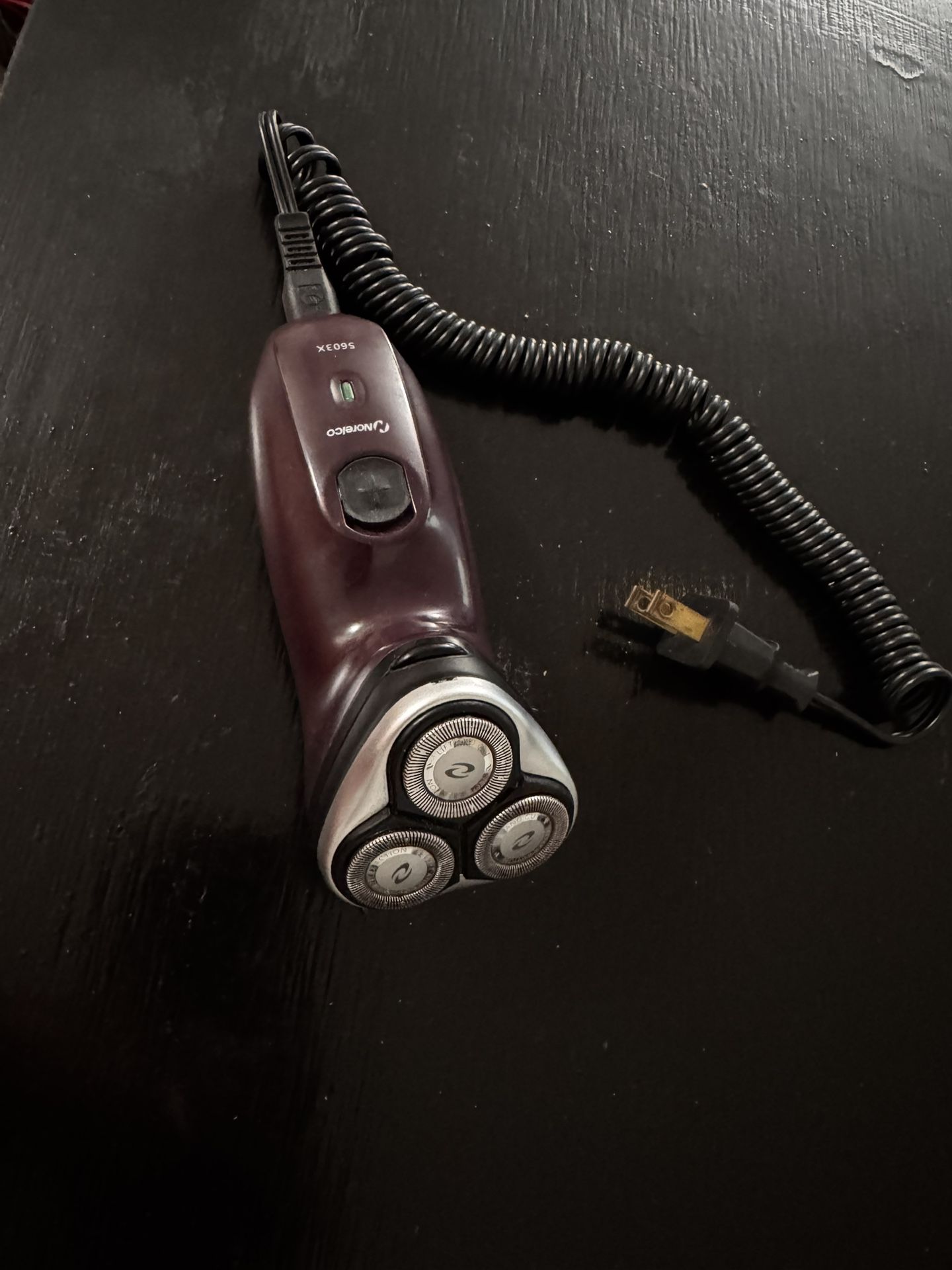 ELECTRIC SHAVER (super clean)