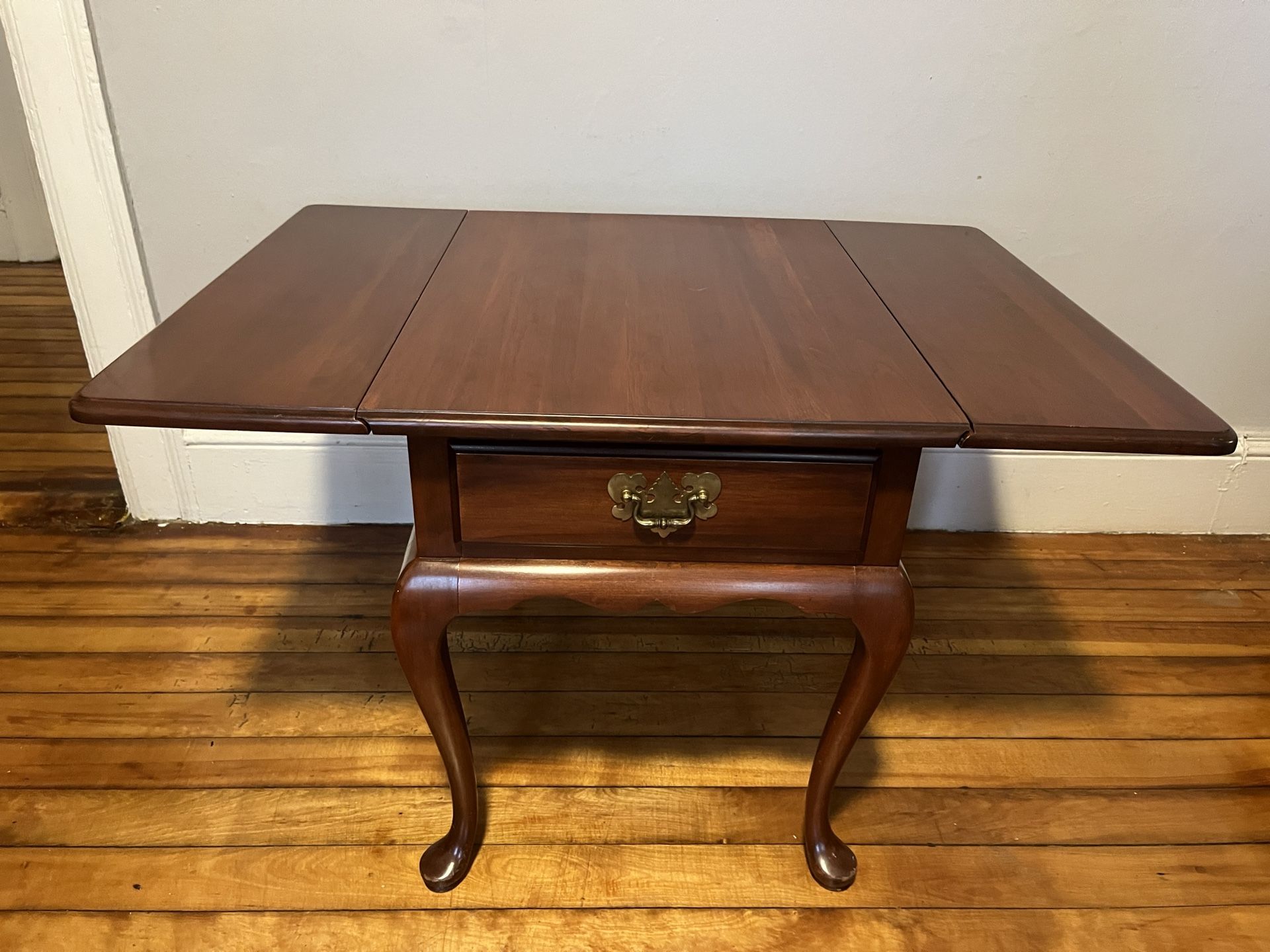 HARDEN drop Leaf Table