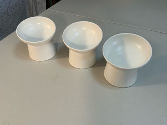 Ceramic Raised Cat Bowls, Elevated Tilted Cat Food and Water Bowls Set, Porcelain Stress Free Pet Feeder Dish for Cats and Small Dogs