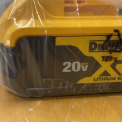 DEWALT 20-Volt MAX XR Premium Lithium-Ion 4.0Ah Battery