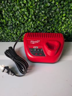 MILWAUKEE CHARGER M12