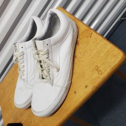 Vans men's size 12 white leather shoes