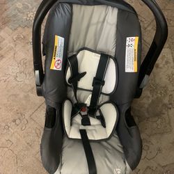 Babytrend car seat with base