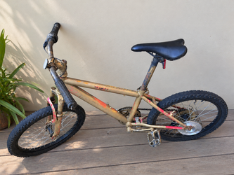 🚲 Vintage BMX Style Bike – Gold/Red Splatter 🚲