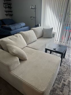 3 seater boneless couch