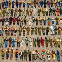 Collector seeking vintage old GI Joe toys dolls and action figures accessories 1960s 70s 80s g.i. joes toy figure collector 