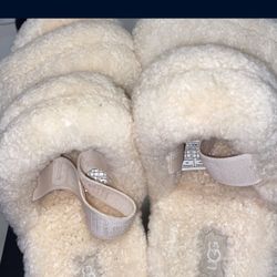 Uggs Slippers 