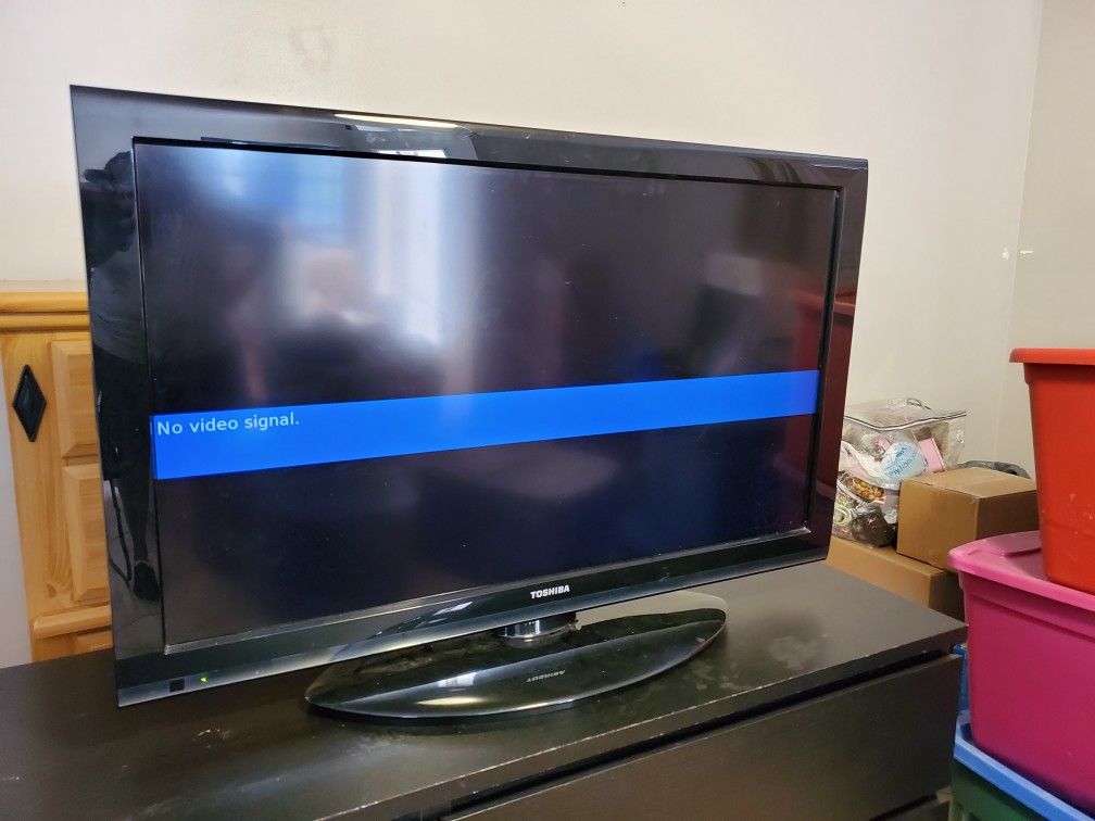 40 Inch TOSHIBA Flat Screen Lcd Tv