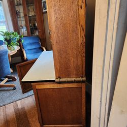 Kitchen Queen,  Kitchen Cabinet