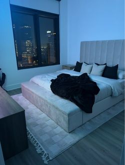 King size bed
