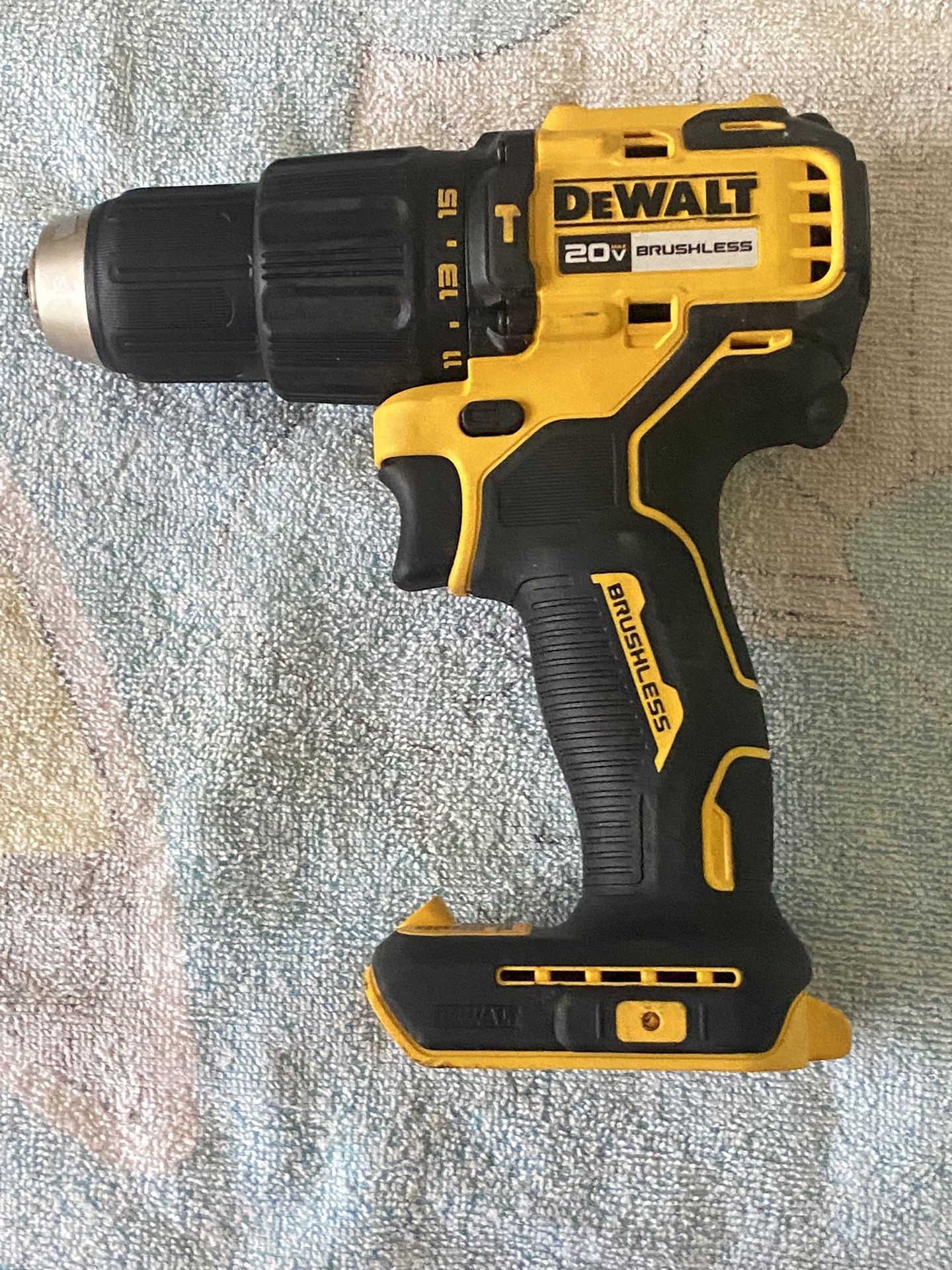 Dewalt DCD798B 20V MAX Brushless 1/2 in. Cordless Hammer Drill Driver (Tool Only) • 20V MAX Brushless 1/2 in. Cordless Hammer Drill Driver (Tool Only)