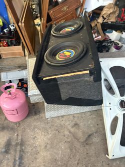 2 Memphis Audio Mojo M3s 12” In Ported Custom Box 