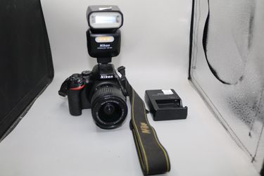Nikon D5600 N1538 Digital Camera with Nikon 18-55mm Lens and SB-500 Flash
