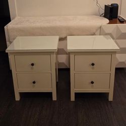 Ikea Hemnes Nightstands With Glass Top