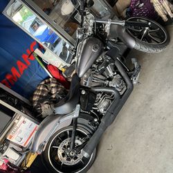 Harley Davidson Breakout