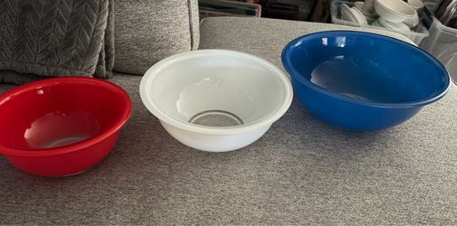 Red, White, Blue Pyrex Clear Bottom Nesting Bowls