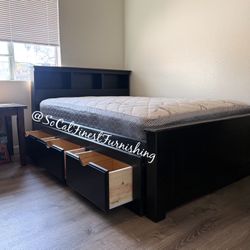 Full Bed And Mattress With Drawers 