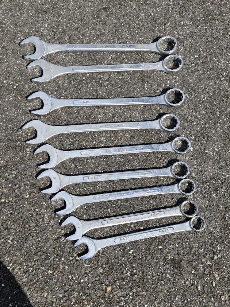 Pittsburgh Big wrenches 1 1/2 to 2 1/2"