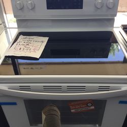 Whirlpool stove 5.3 cu ft Model#WFES3030RW White