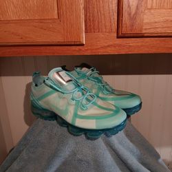 Nike Air Vapormax Teal Women's Size11  Very Good Condition 